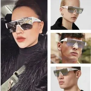 Burberry | Accessories | Burberry Shields With Silver Gold  display picture 2